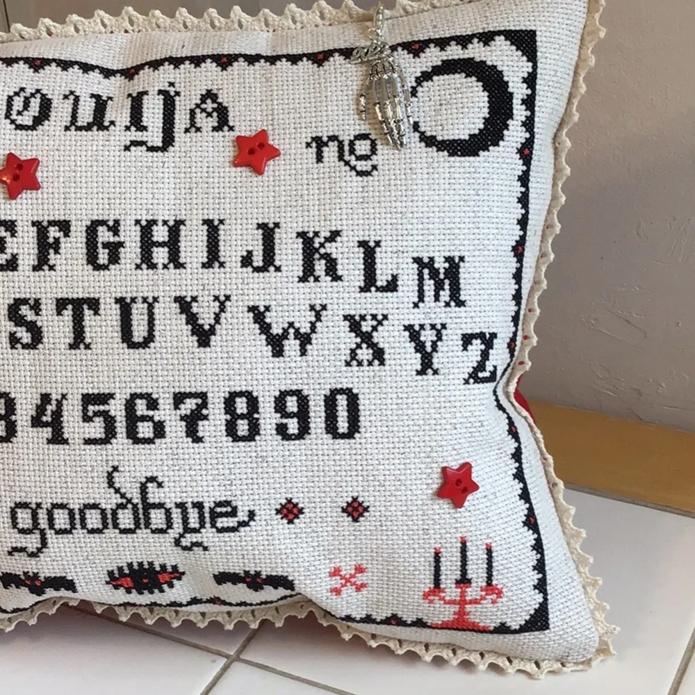 N/A pillow charm it